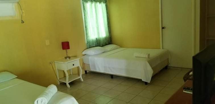 Hotel Pic-Nic Beach Corn Island Exterior foto